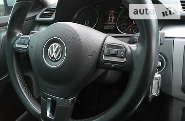 Седан Volkswagen Passat 2012 в 