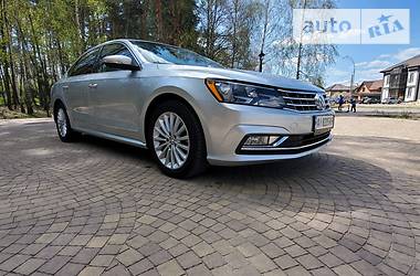 Седан Volkswagen Passat 2016 в Киеве