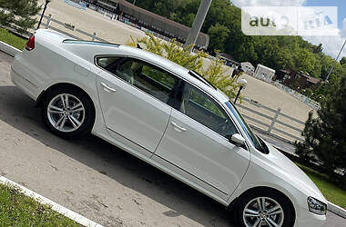 Седан Volkswagen Passat 2013 в Киеве