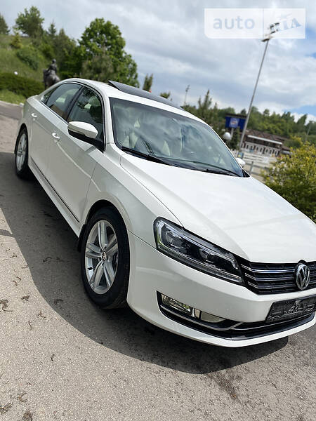 Седан Volkswagen Passat 2013 в Києві