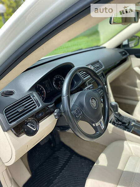Седан Volkswagen Passat 2013 в Києві