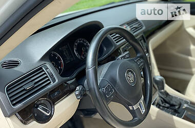 Седан Volkswagen Passat 2013 в Киеве