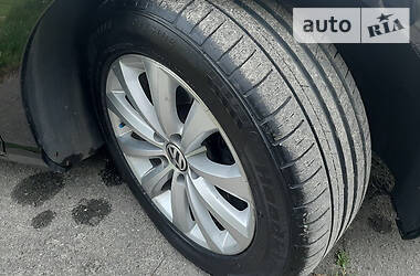 Універсал Volkswagen Passat 2012 в 