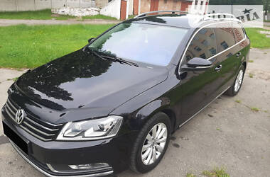 Універсал Volkswagen Passat 2012 в 