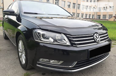 Універсал Volkswagen Passat 2012 в 
