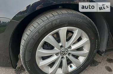 Універсал Volkswagen Passat 2012 в 