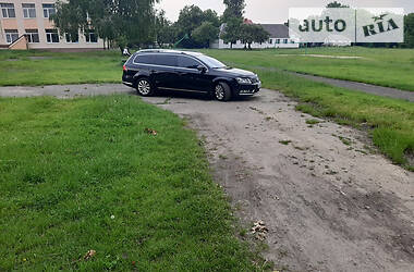 Універсал Volkswagen Passat 2012 в 