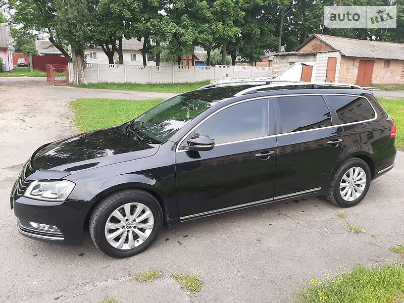 Універсал Volkswagen Passat 2012 в 