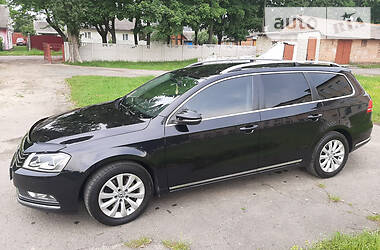 Універсал Volkswagen Passat 2012 в 