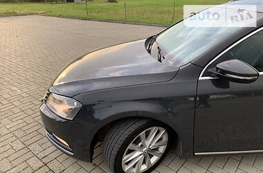 Універсал Volkswagen Passat 2011 в 