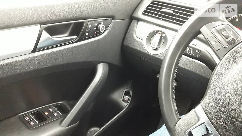 Седан Volkswagen Passat 2012 в Києві фото 6 Седан Volkswagen Passat 2012 в Києві