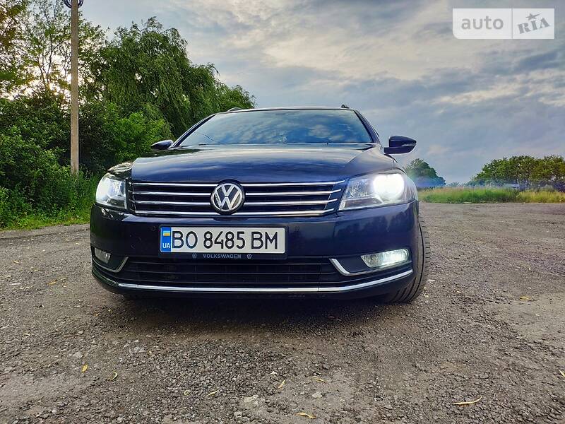 Універсал Volkswagen Passat 2012 в Тернополі