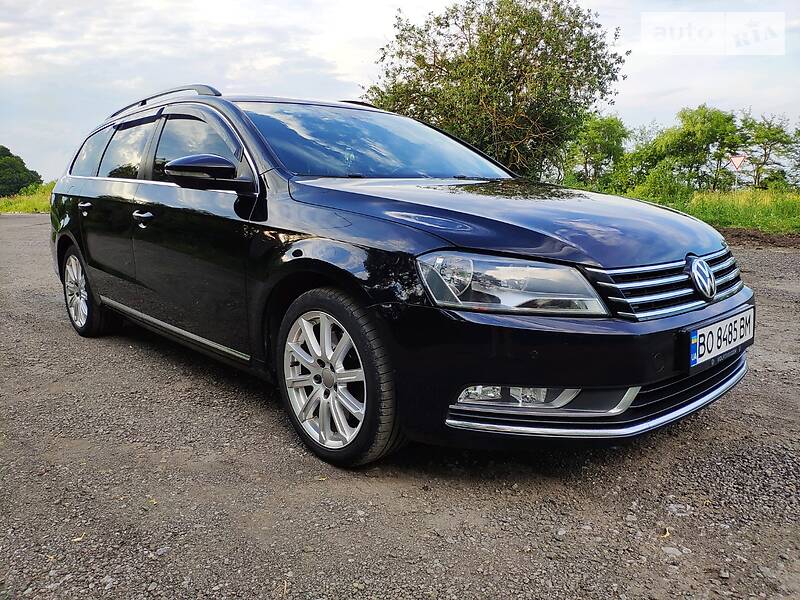 Універсал Volkswagen Passat 2012 в Тернополі