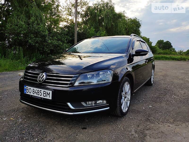 Універсал Volkswagen Passat 2012 в Тернополі