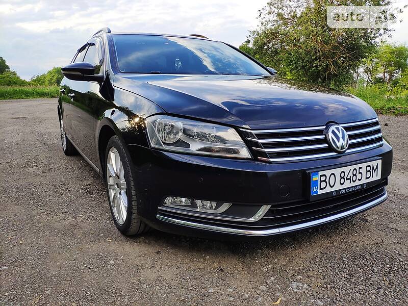 Універсал Volkswagen Passat 2012 в Тернополі
