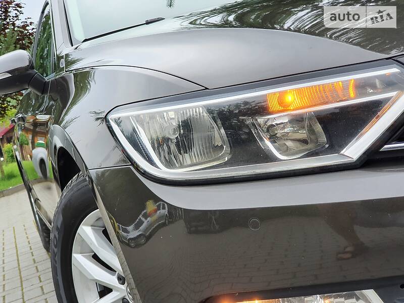 Універсал Volkswagen Passat 2015 в Дрогобичі