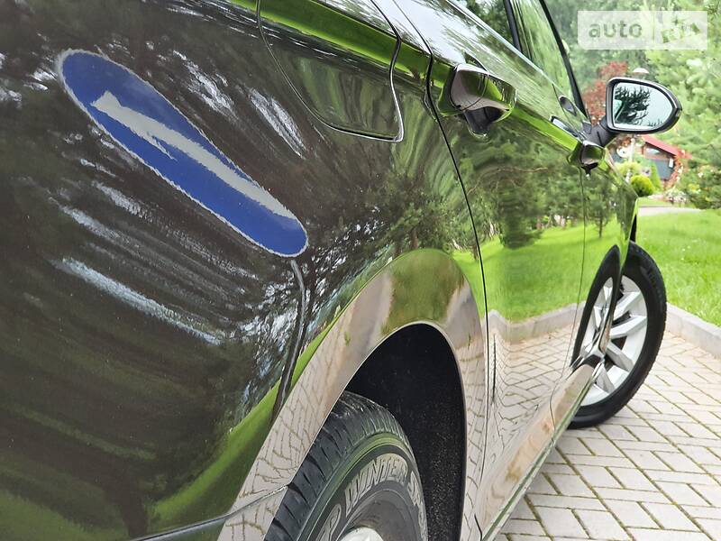 Універсал Volkswagen Passat 2015 в Дрогобичі