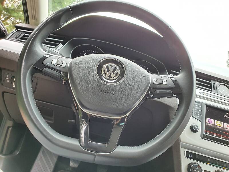 Універсал Volkswagen Passat 2015 в Дрогобичі