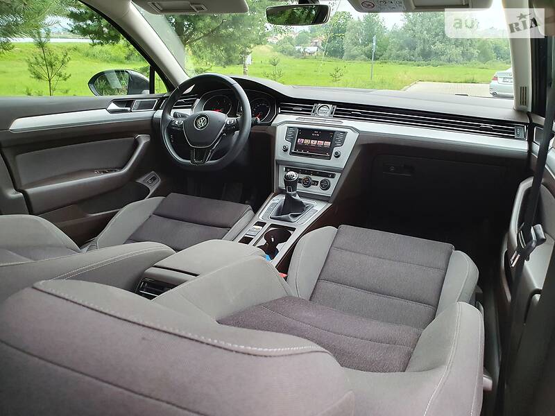 Універсал Volkswagen Passat 2015 в Дрогобичі
