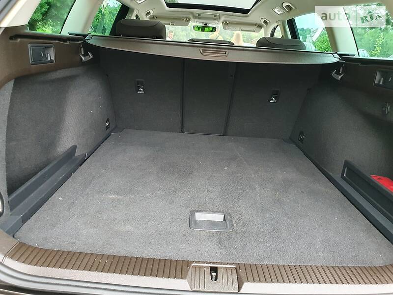 Універсал Volkswagen Passat 2015 в Дрогобичі