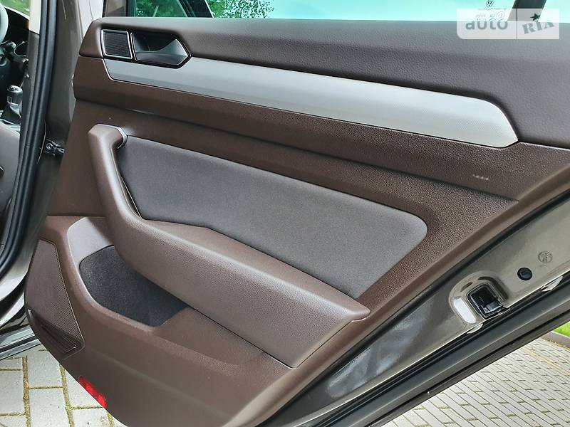 Універсал Volkswagen Passat 2015 в Дрогобичі