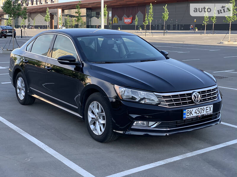 Седан Volkswagen Passat 2017 в Києві