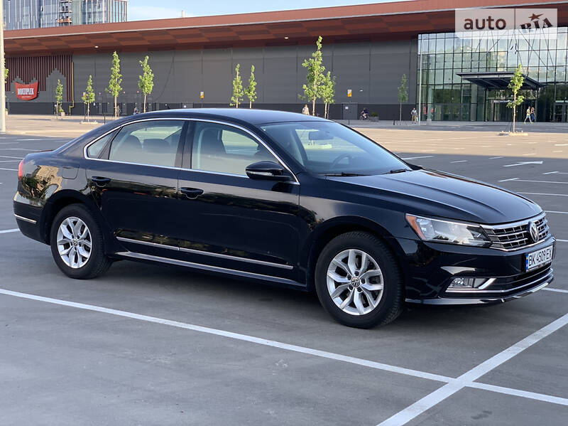 Седан Volkswagen Passat 2017 в Києві