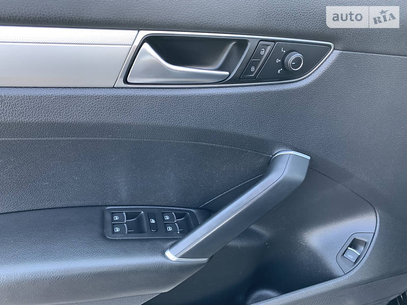 Седан Volkswagen Passat 2017 в Києві