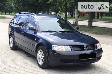 Хетчбек Volkswagen Passat 1999 в 