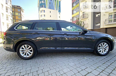 Универсал Volkswagen Passat 2016 в Ивано-Франковске