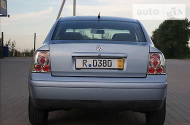 Седан Volkswagen Passat 1998 в Бучаче