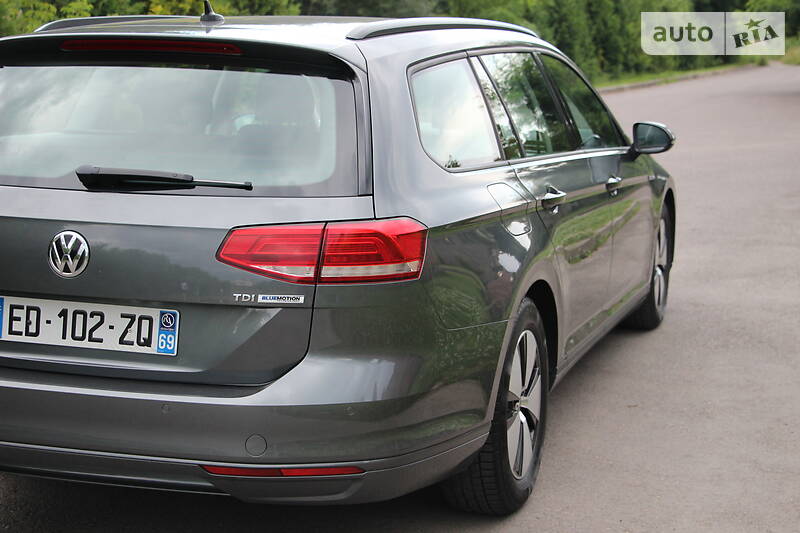 Універсал Volkswagen Passat 2016 в Рівному