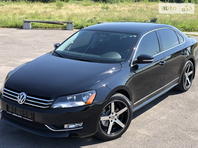 Седан Volkswagen Passat 2014 в Львові
