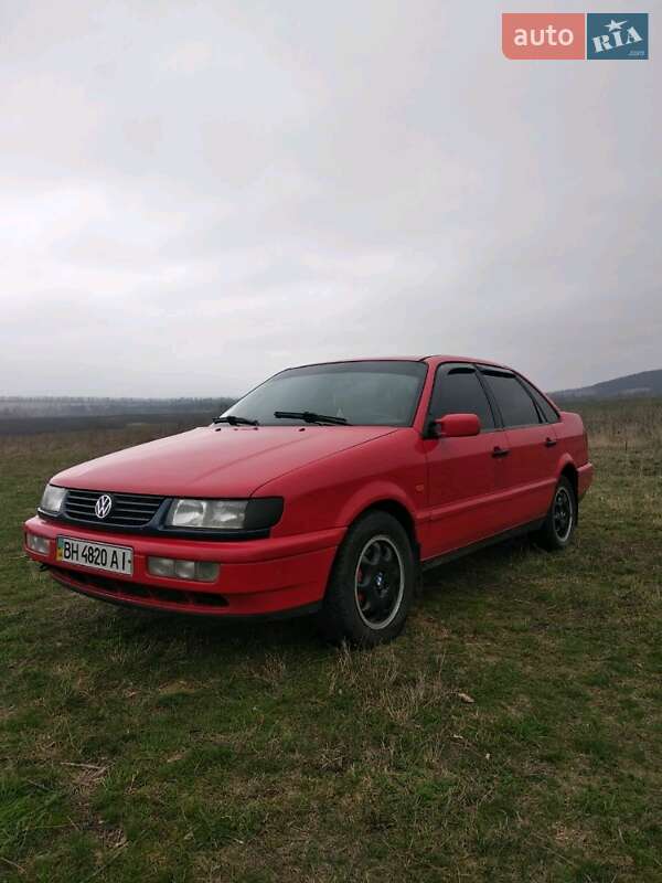 Седан Volkswagen Passat 1994 в Одесі