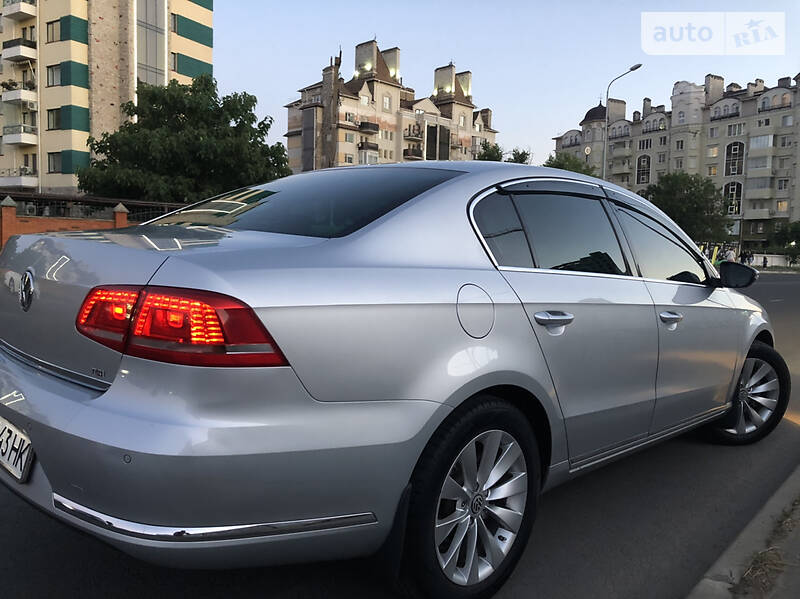 Седан Volkswagen Passat 2013 в Одесі