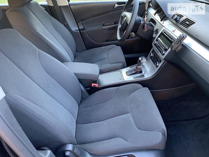 Універсал Volkswagen Passat 2010 в Києві