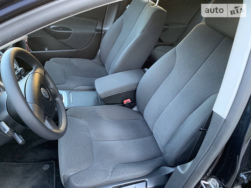 Універсал Volkswagen Passat 2010 в Києві
