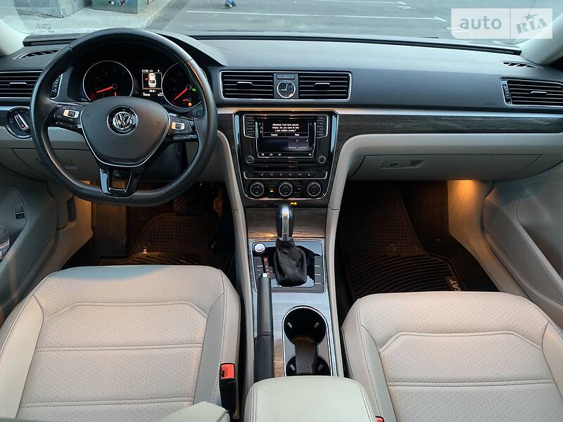Седан Volkswagen Passat 2016 в Києві