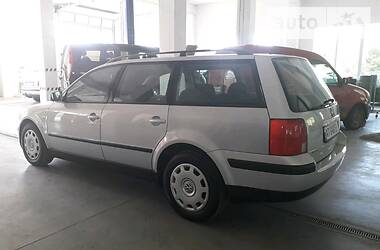 Універсал Volkswagen Passat 2000 в 