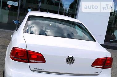 Седан Volkswagen Passat 2012 в 