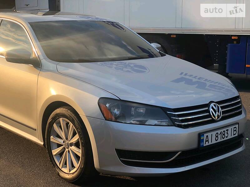 Седан Volkswagen Passat 2012 в Києві