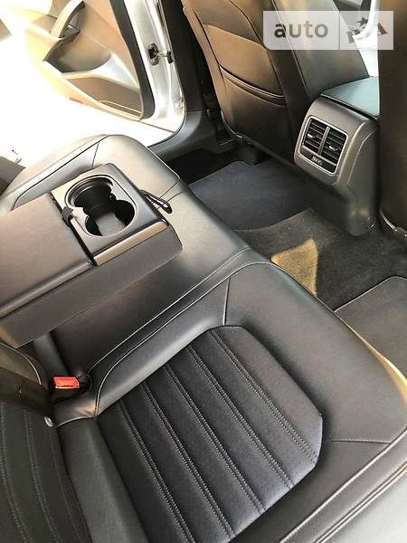 Седан Volkswagen Passat 2012 в Києві