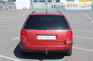Універсал Volkswagen Passat 1998 в 