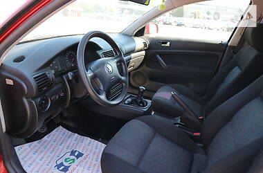 Універсал Volkswagen Passat 1998 в 