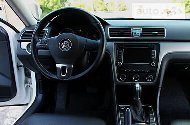 Седан Volkswagen Passat 2015 в Чернигове