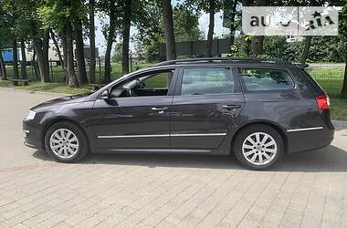 Универсал Volkswagen Passat 2010 в Стрые