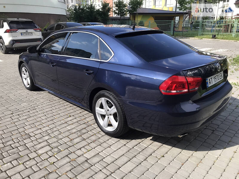 Седан Volkswagen Passat 2013 в Івано-Франківську