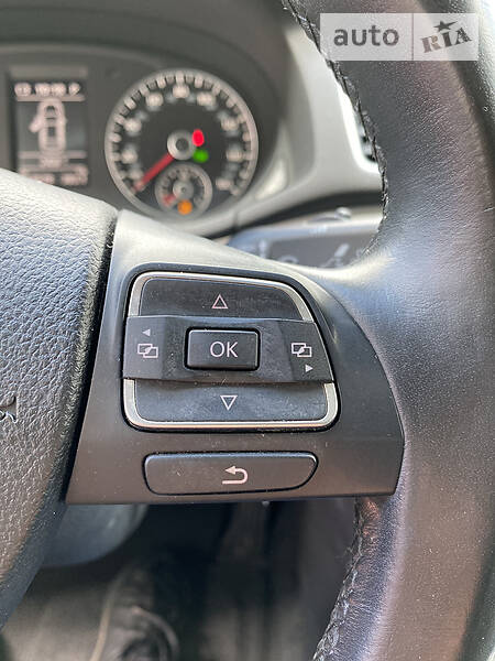 Седан Volkswagen Passat 2012 в Києві