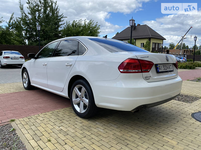 Седан Volkswagen Passat 2012 в Києві