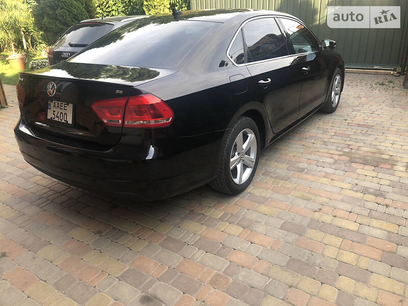 Седан Volkswagen Passat 2012 в Києві